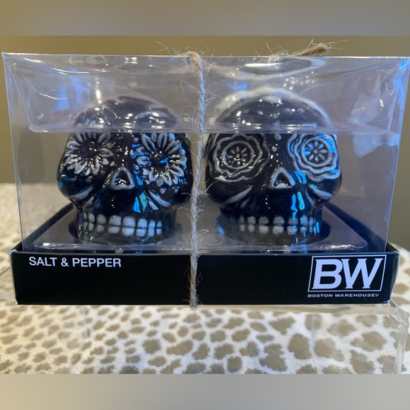 Boston Warehouse Other Boston Warehouse Sugar Skull Salt Pepper